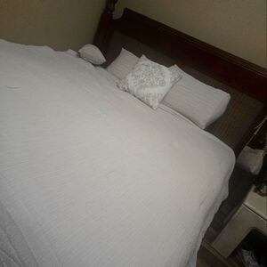 Headboard size king , from Raymond Flanigan